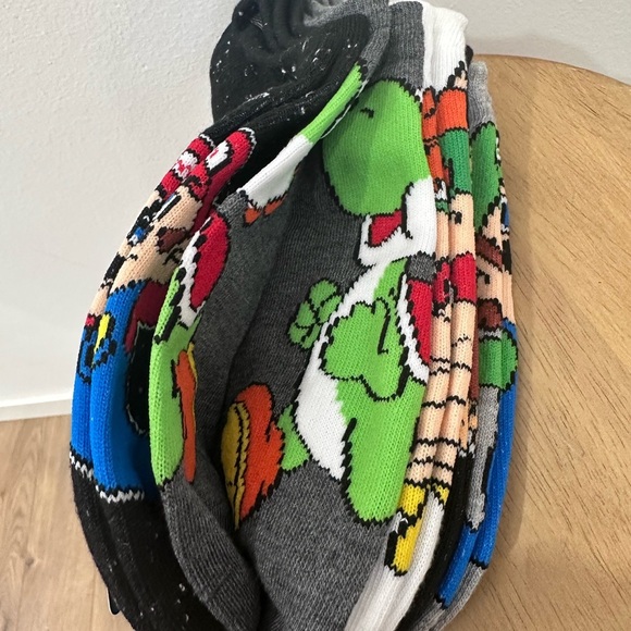 NWT Super Mario Ankle Socks 5 Pairs Mario, Yoshi, Bowser etc (L)Shoe Size 4-10 - Picture 6 of 12